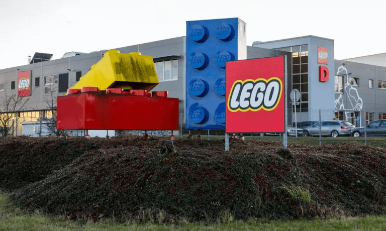 bricks-builds-and-brilliance:-inside-lego's-epic-supply-chain-adventure